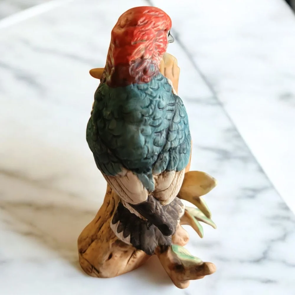Vyg UCCI Collectible Figurine Bird Wood Pecker Porcelain
